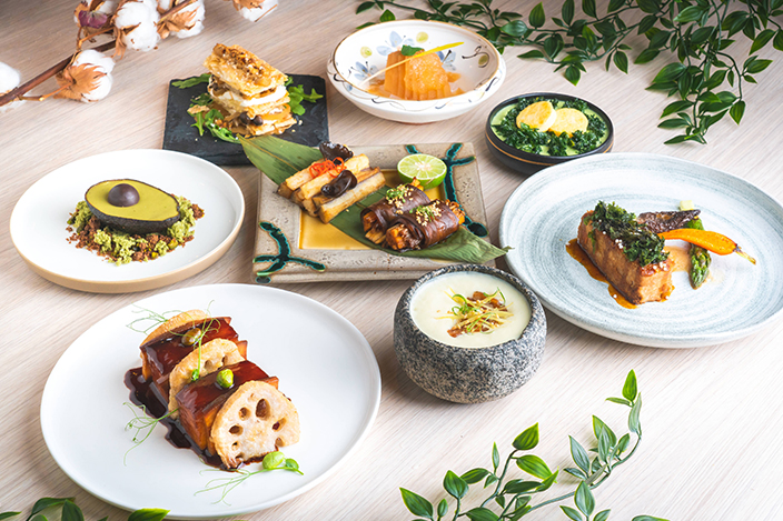 李好純 新派中式素食餐廳 -「仙氣飄飄嚐味菜單」八款菜式(父親節周末無限暢飲)於2019年12月在中環開業的「李好純」,旨在以新派素食的概念,探索食材潛能,發掘更多健康飲食的滋味。這次為父親節精心設計